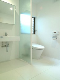 白を基調に明るくシンプルに 白を基調に明るくシンプルに